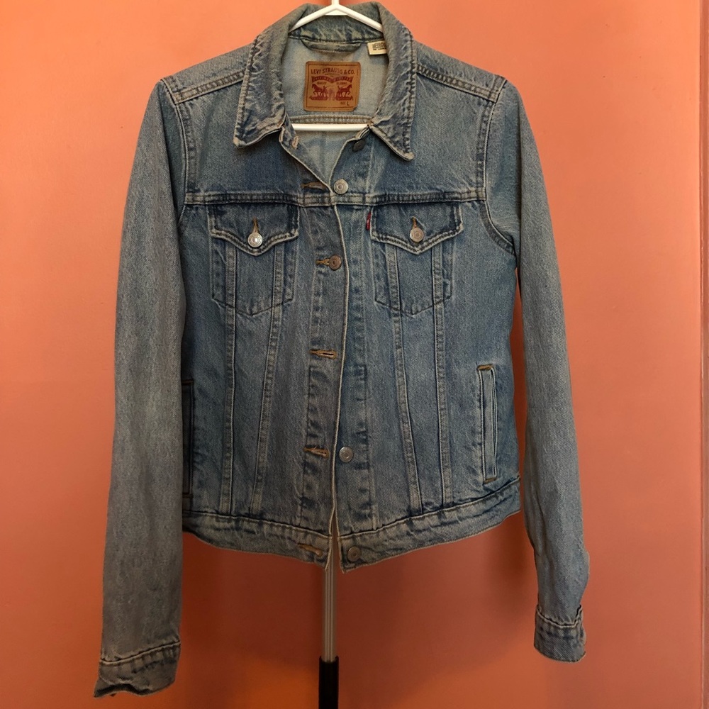 Light wash Levi's denim jacket